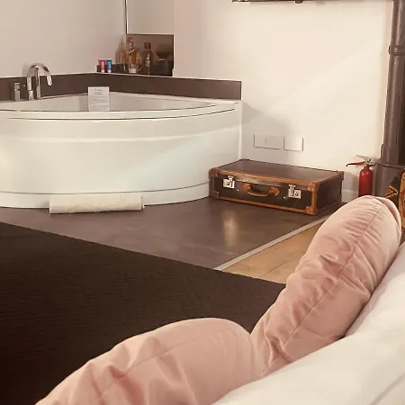 Daire Picasso's House Modern Art *