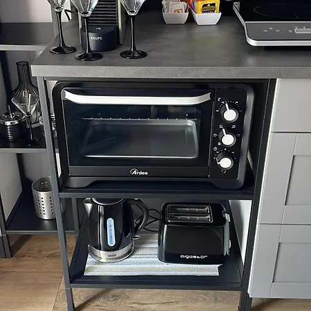 Picasso's House Modern Art Daire Arona