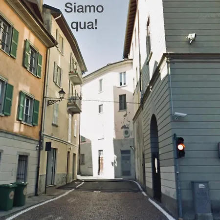 Picasso's House Modern Art أرونا