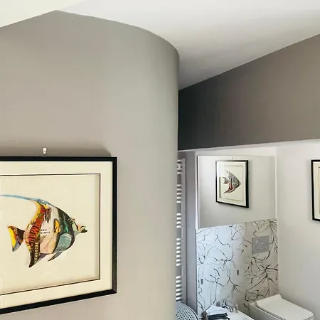 Picasso's House Modern Art Apartman